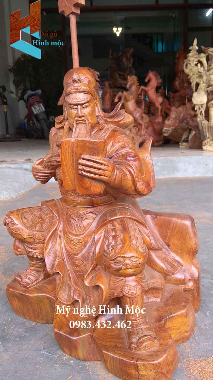 Tượng gỗ Quan Công ngồi đọc sách 40cm