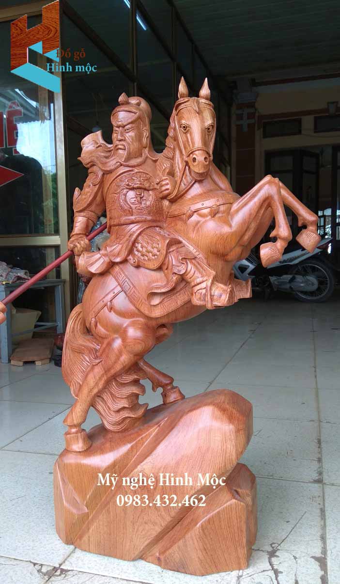 Tượng gỗ Quan Công cưỡi ngựa